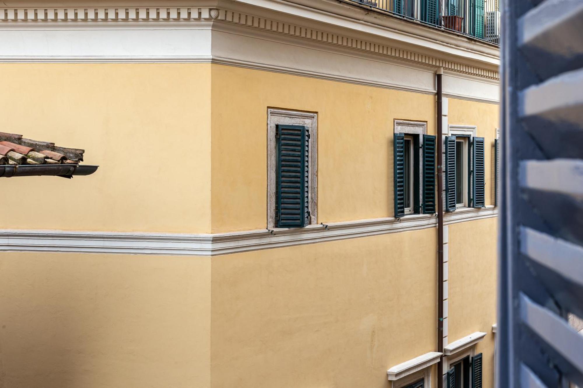 Iflat Cozy In The Heart Of Campo De Fiori Apartment